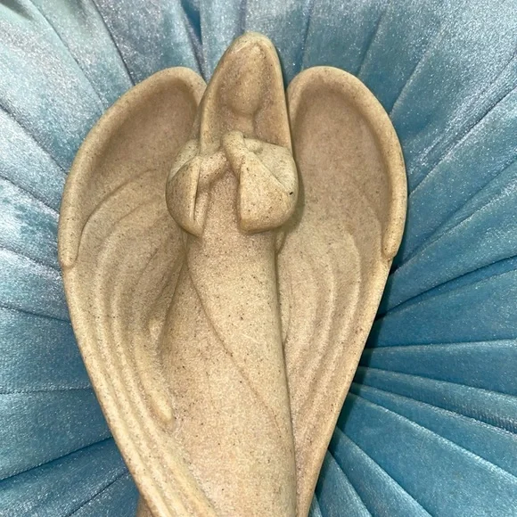 Desert Angel Figurine - Picture 2 of 5